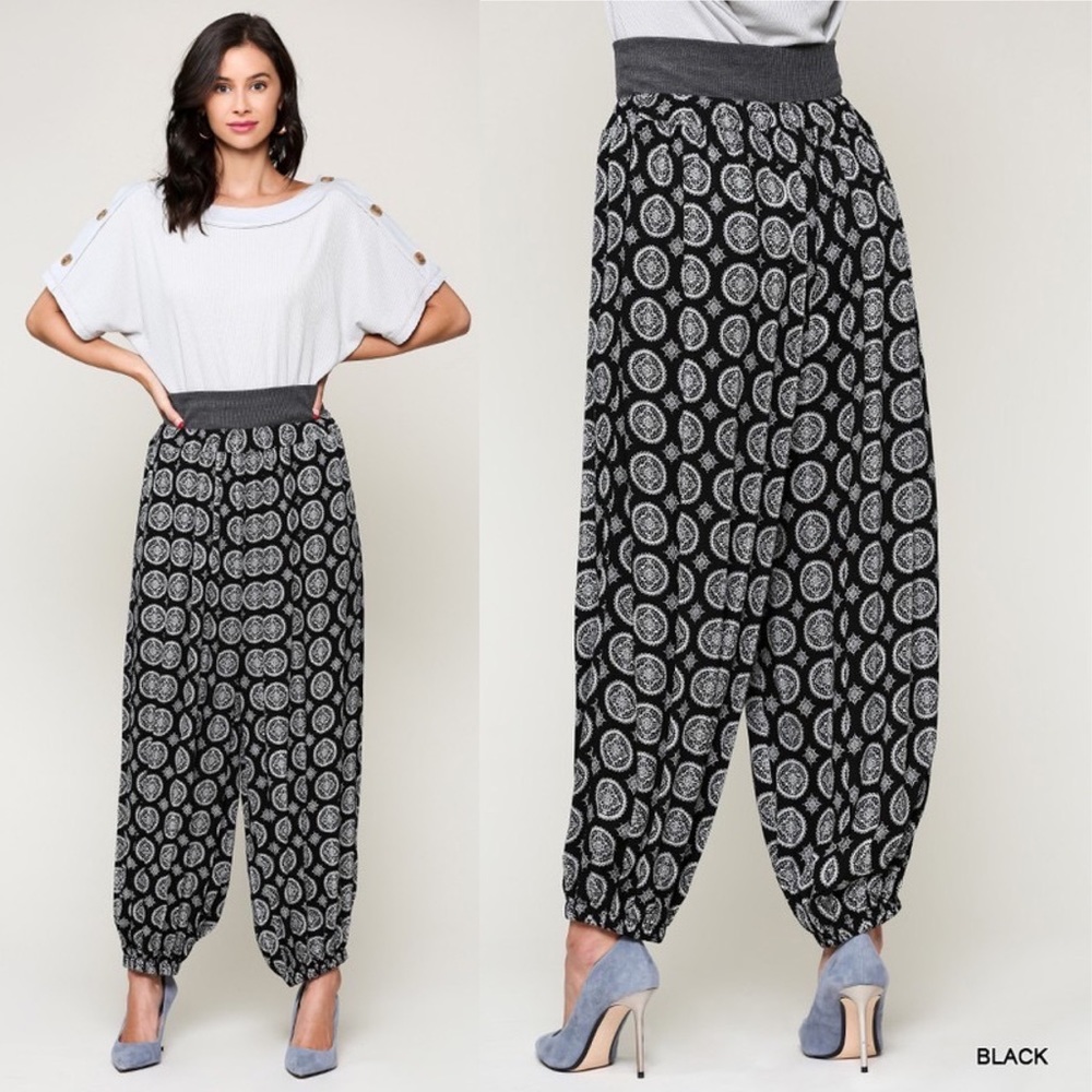 Balloon Pant Black/White Rib Waist Medallion Print